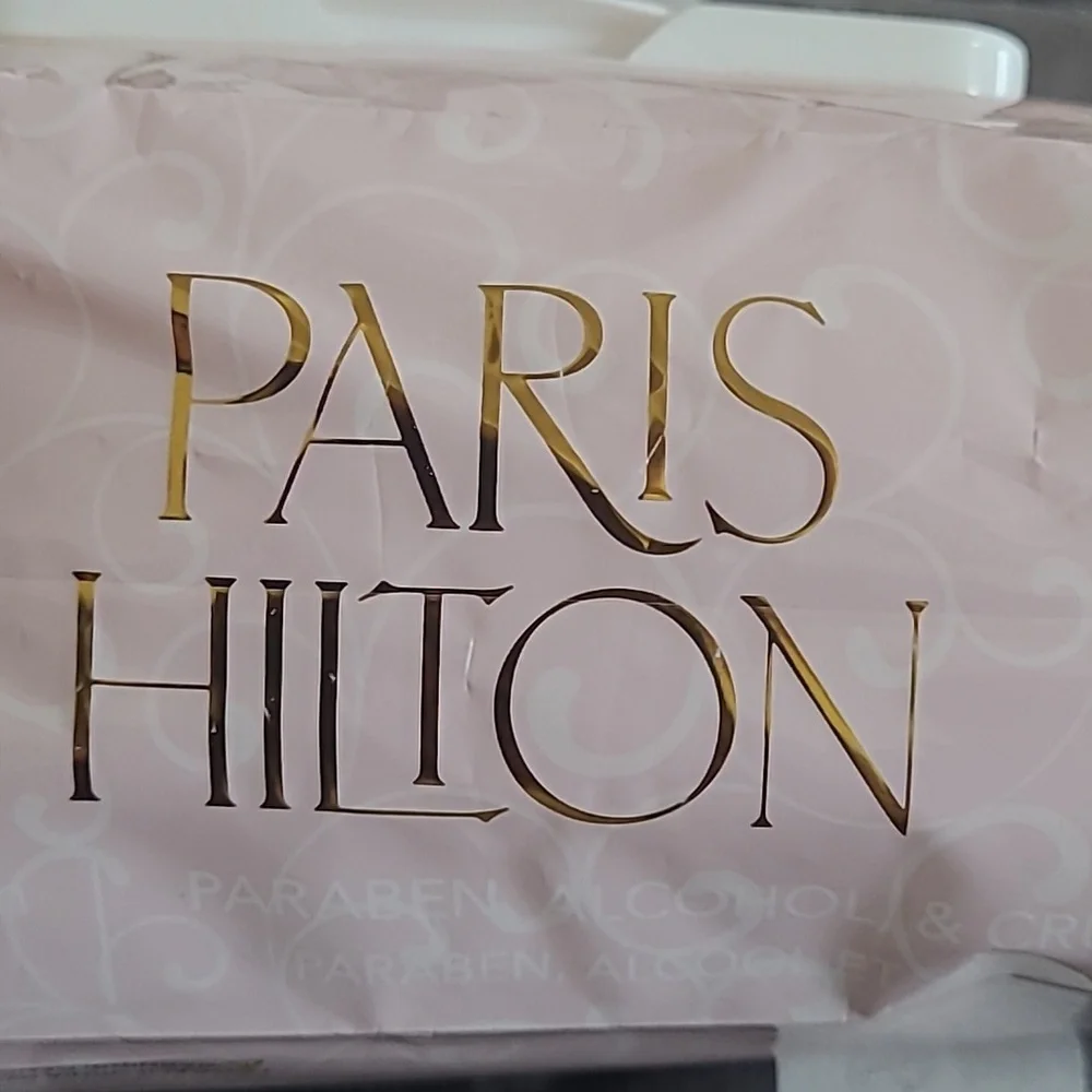 NWT Paris Hilton Grooming Wipes - 100 Count